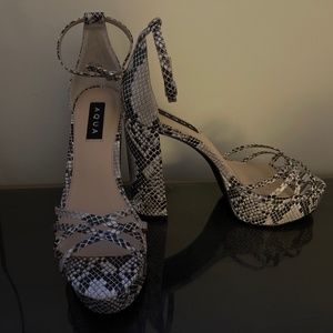 Snake platform heels